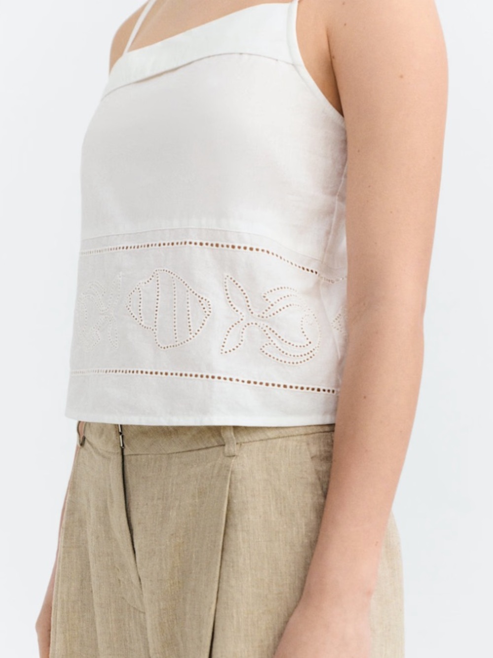 Thinking Mu Raida White Embroidered Top - Picture 3 of 7